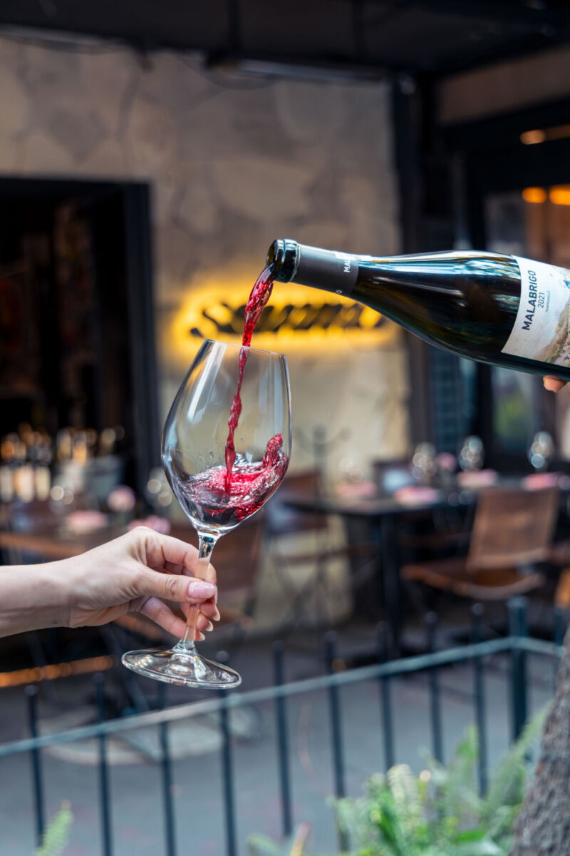 Club de día en CDMX donde sirven vino