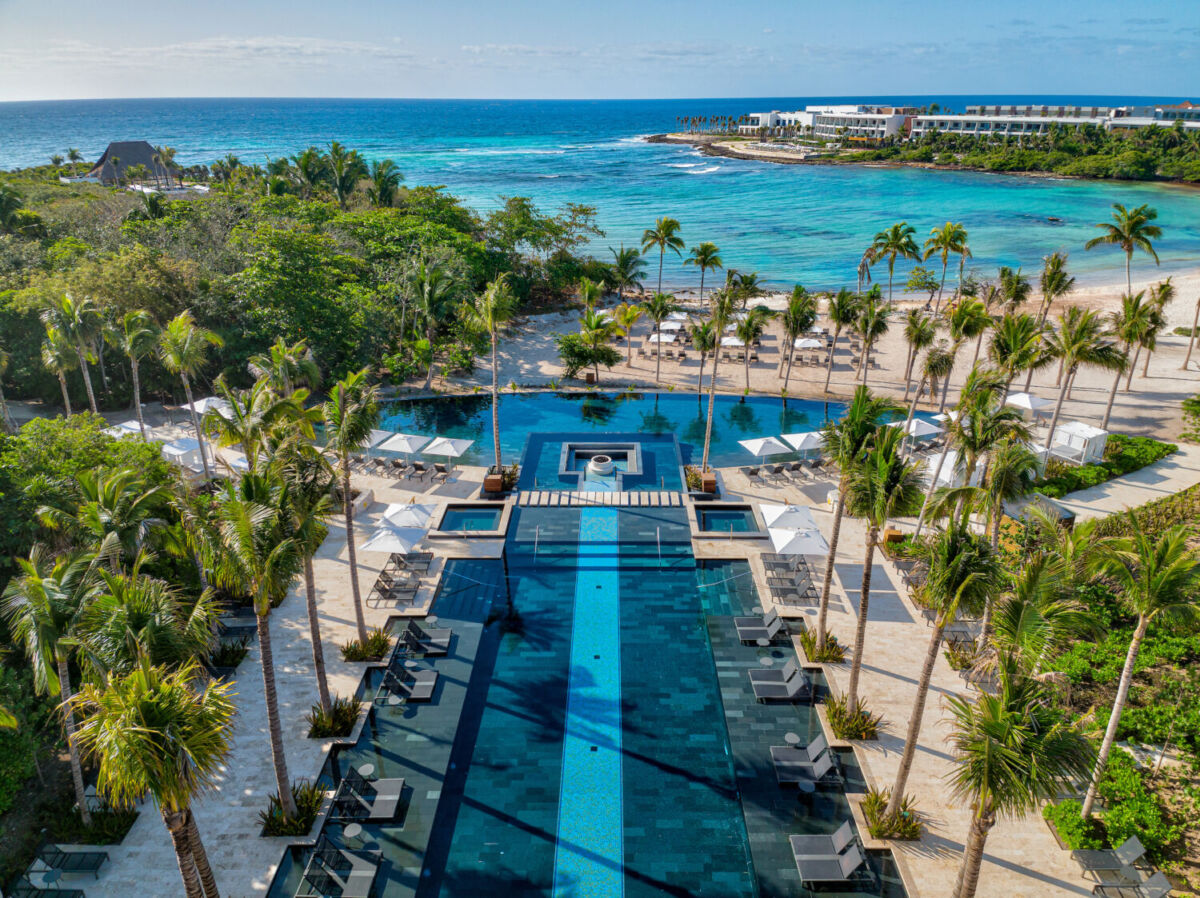 Piscina infinita de Conrad Tulum Riviera Maya