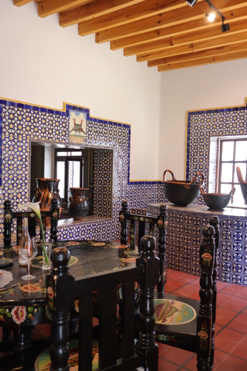 Cocina revestida de talavera poblana en la Ex Hacienda de Chautla