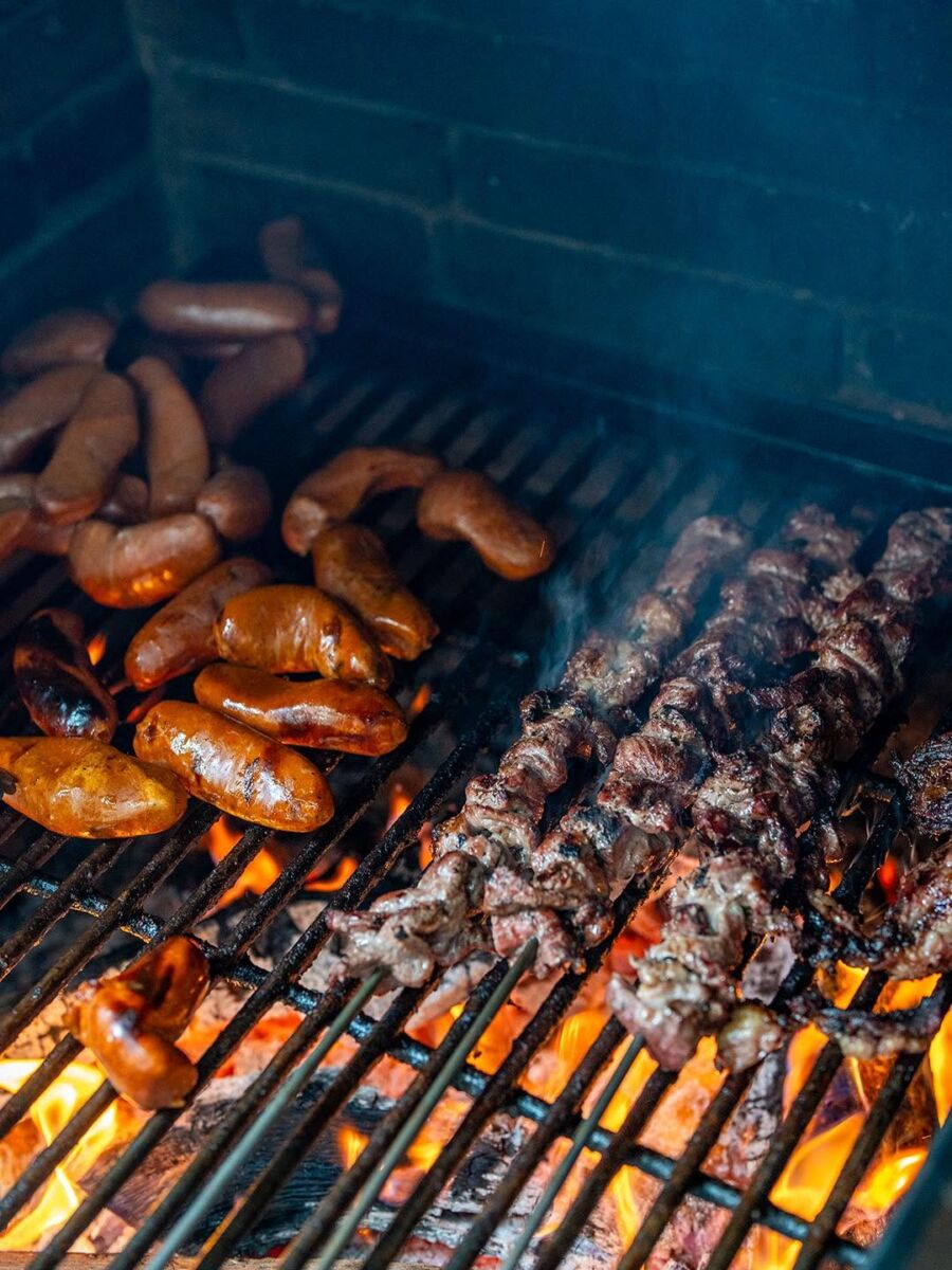 Carne en vara al carbón en el restaurante Gran Macaria, Querétaro 