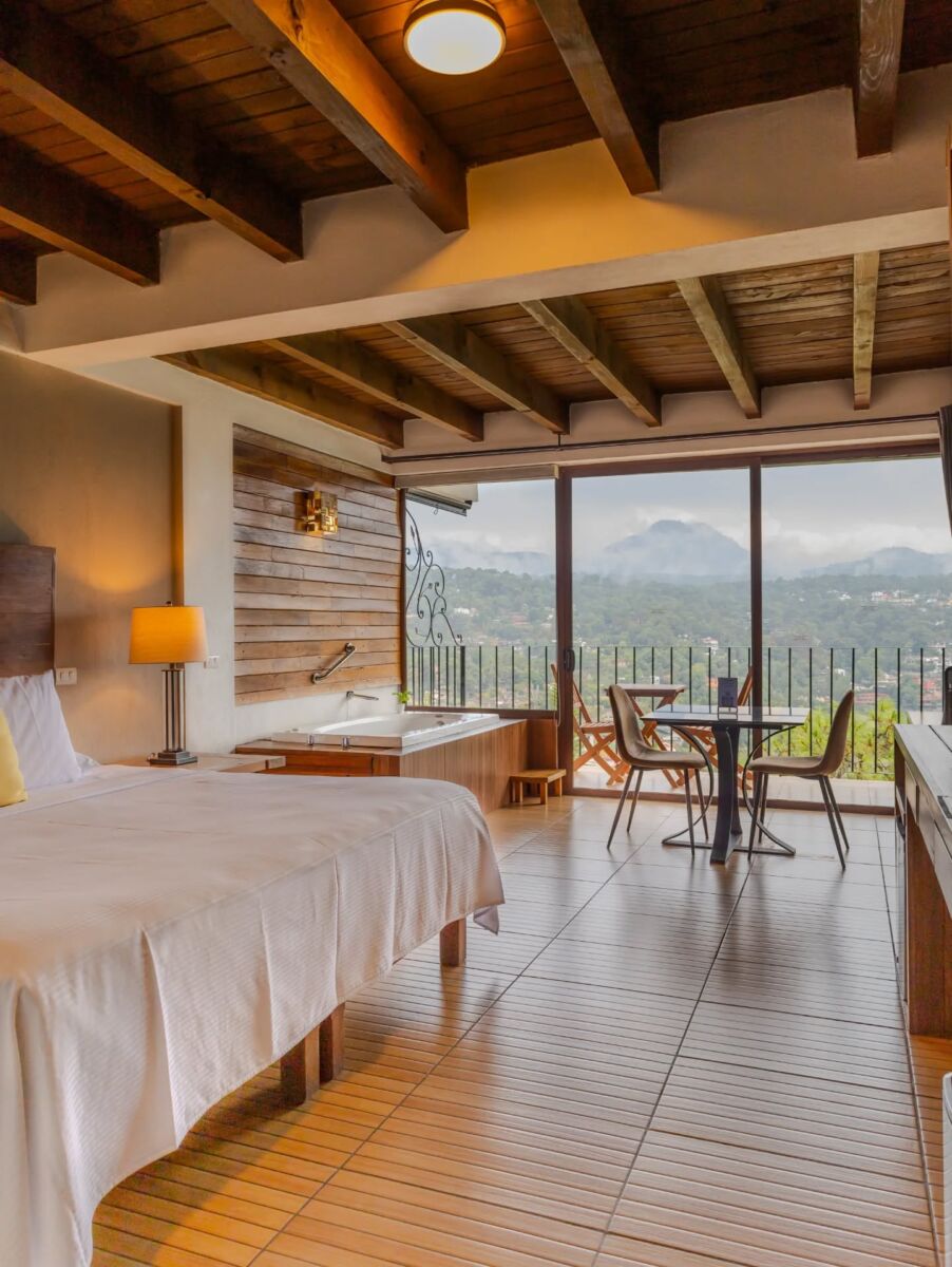 No gasto tanto, salgo de mini vacaciones muy cerca de la CDMX a este lugar con jacuzzi en la habitación y vistas al lago