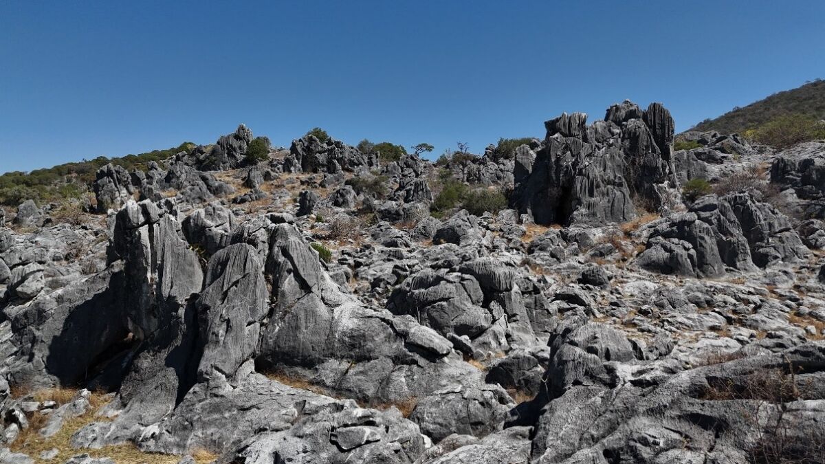 Vista panorámica de Piedras Largas, formaciones naturales de piedra caliza en Ixcateopan de Cuauhtémoc 