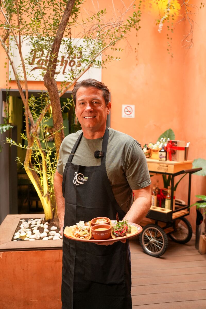 chef Eduardo Palazuelos en el restaurante Los Panchos, CDMX 