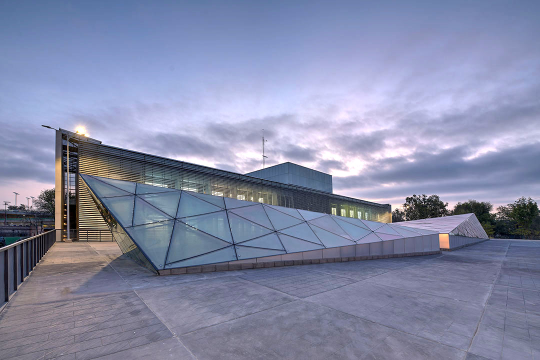 Foto panorámica del Museo Nacional de Energía y Tecnología en la segunda sección de Chapultepec 