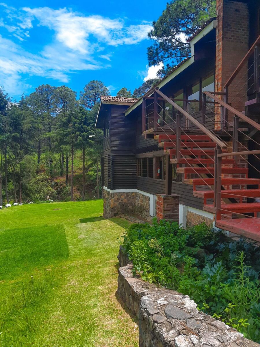 Cabaña rústica del Hotel Campestre en el Parque El Ocotal