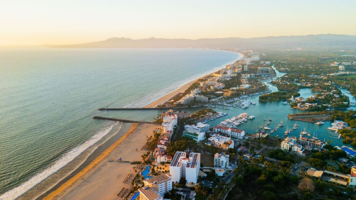 vista aérea de Playa Flamingos, Nayarit
