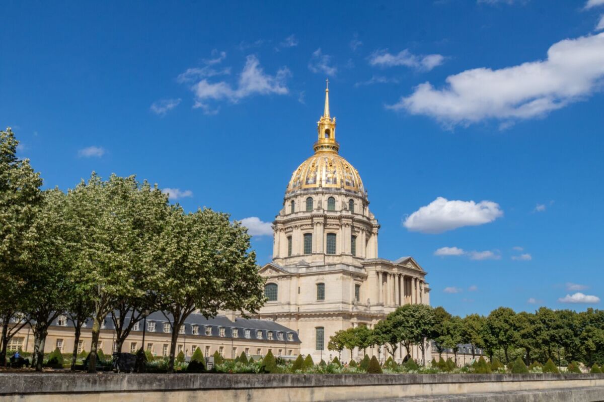 fachada de Hôtel National des Invalides, en París 