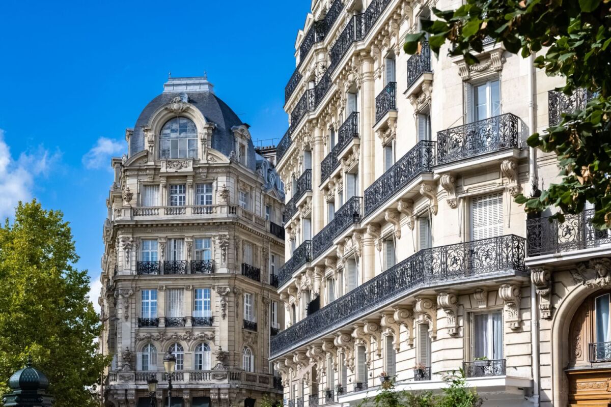 edificio histórico en París 