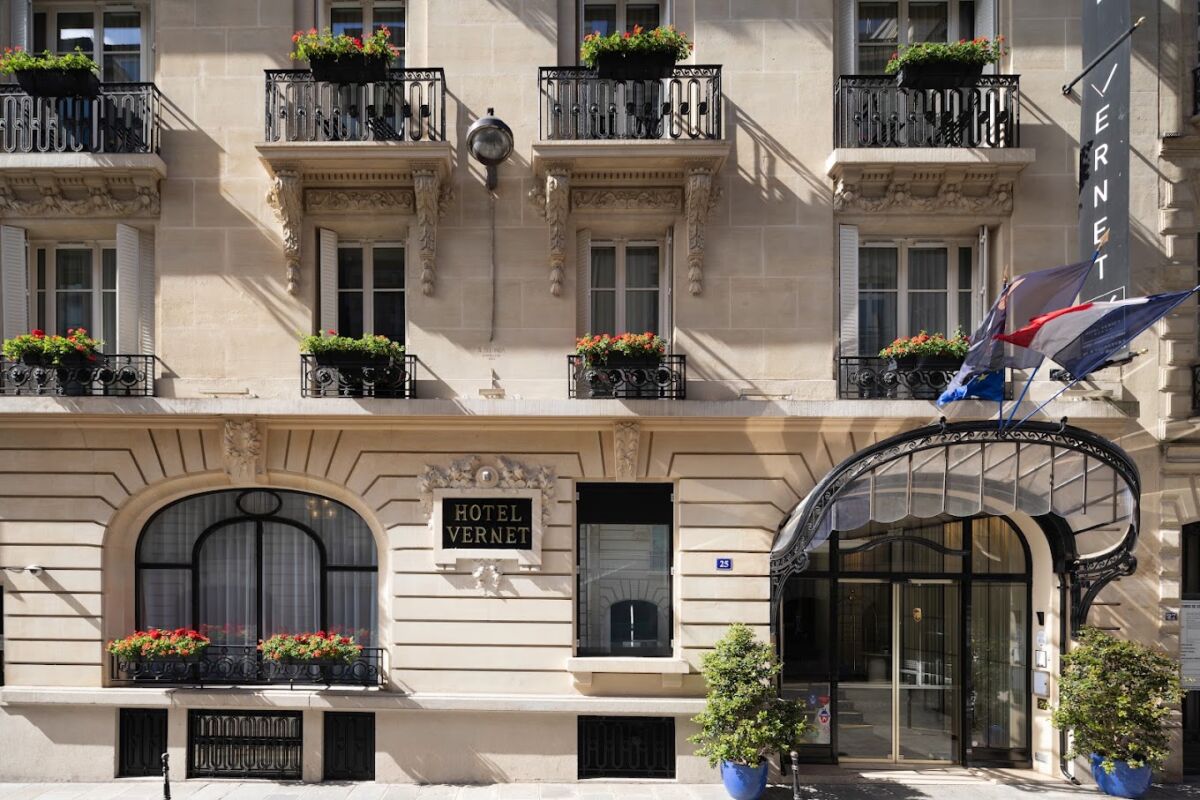 fachada del Hôtel Vernet, en Campos Elíseos 