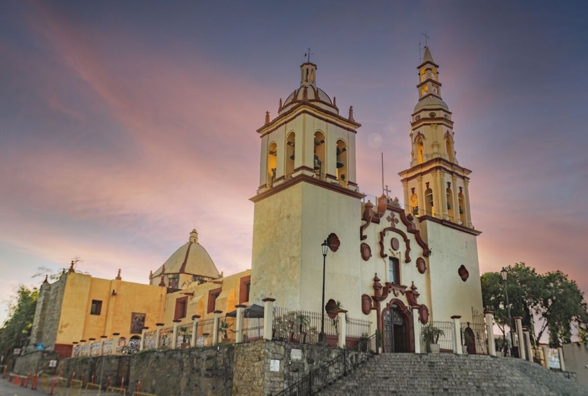 Templo de Santiago Apóstol en el Pueblo Mágico de Santiago, Nuevo León 