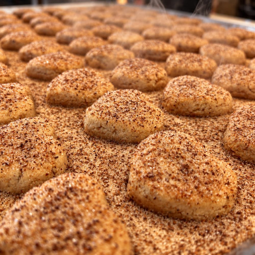 Pan recién horneado de la panadería Real De Bustamante en Santiago, Nuevo León 