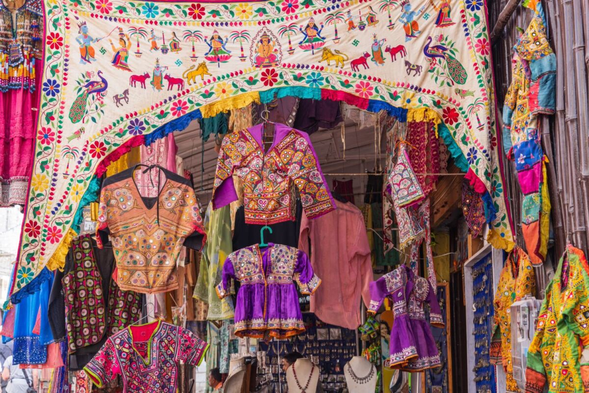 Siempre que me pongo mi blazer favorito, la gente piensa que acabo de volver de la India, pero lo compré en México