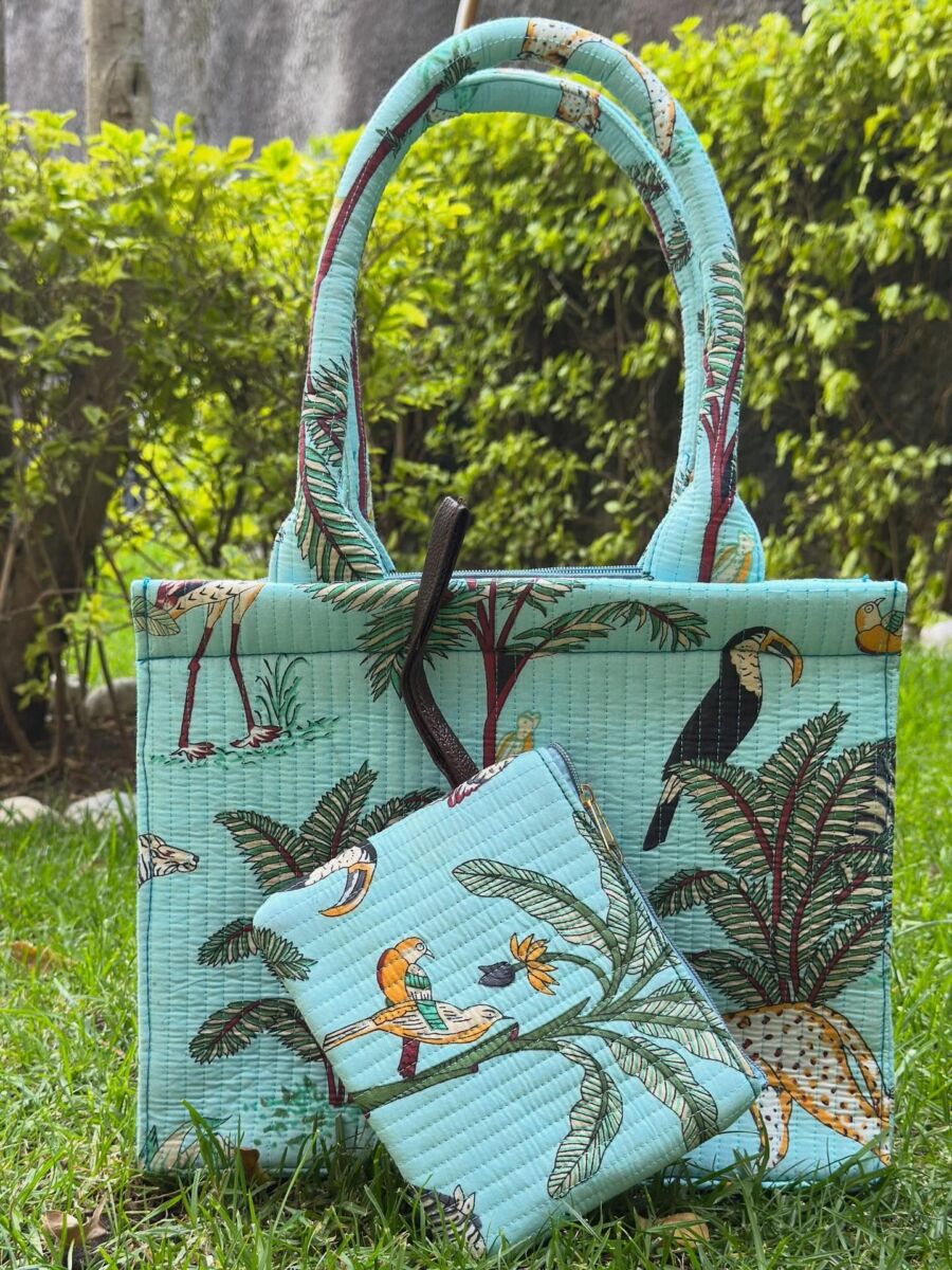 bolsa con estampado de tucán azul