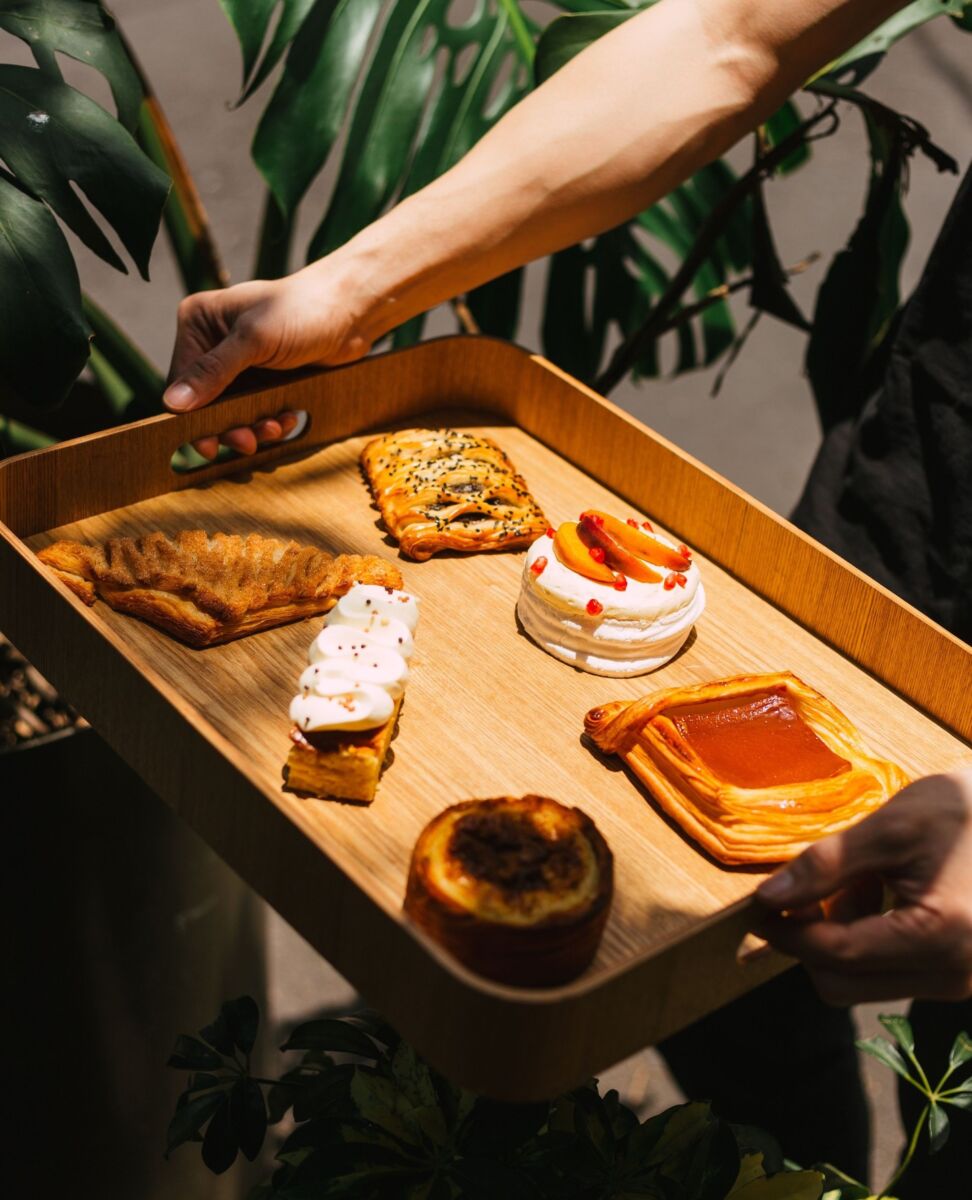Postres de diferentes sabores y mermeladas en Fruto de Horno